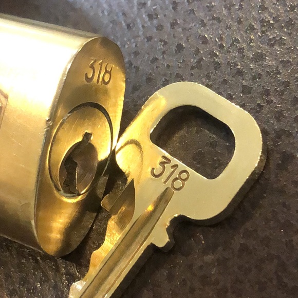 LV Louis Vuitton Padlock Lock & Key 318 - Picture 8 of 8